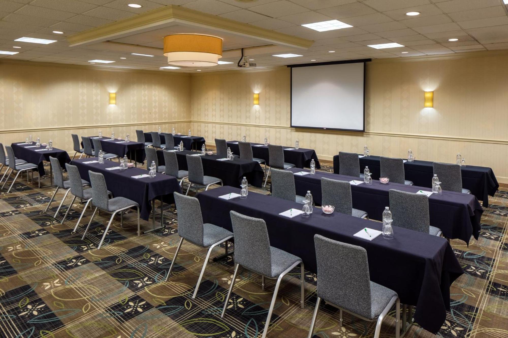 Holiday Inn Weirton-Steubenville Area Kültér fotó